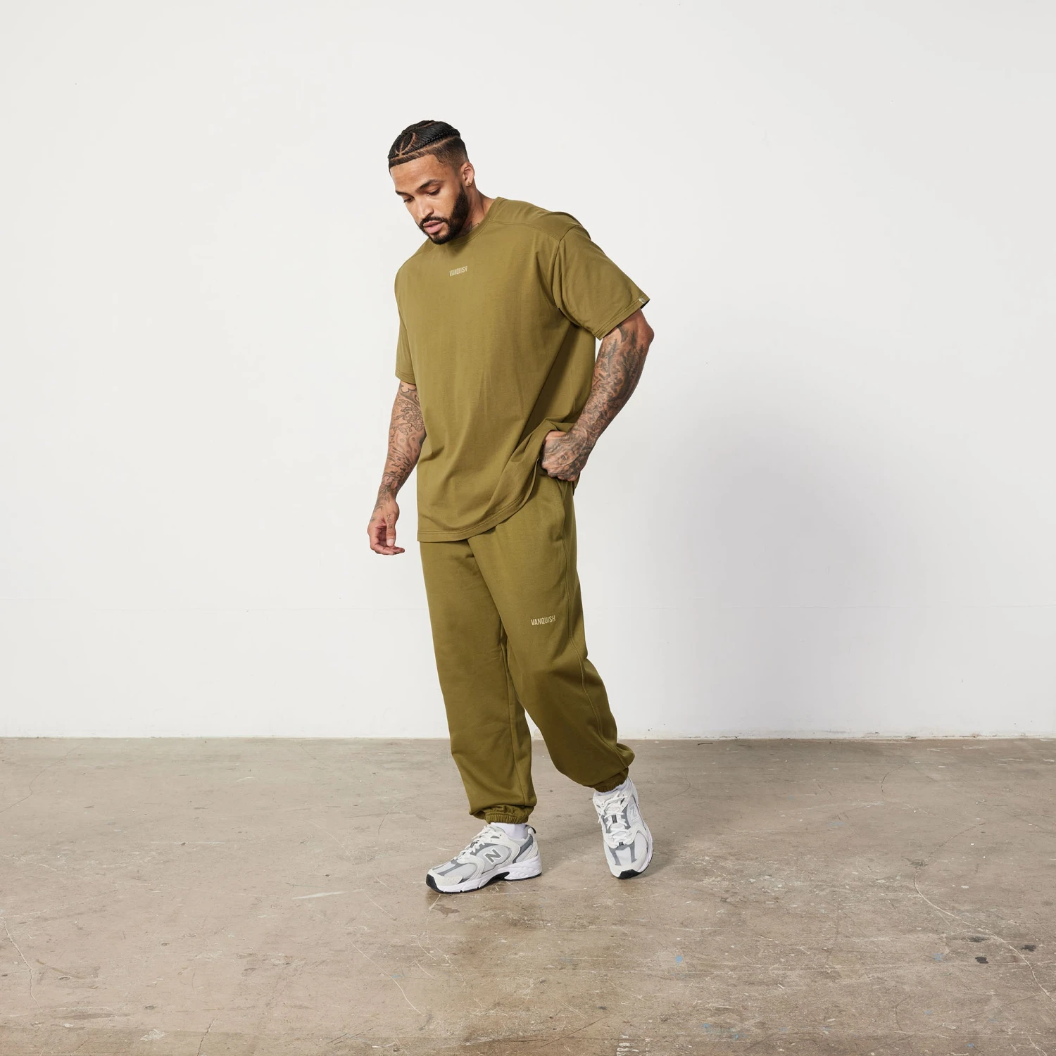 Vanquish Essential Olive Green Oversized Sweatpants 4 Vanquish Essential Olive Green Oversized Sweatpants - Image 2