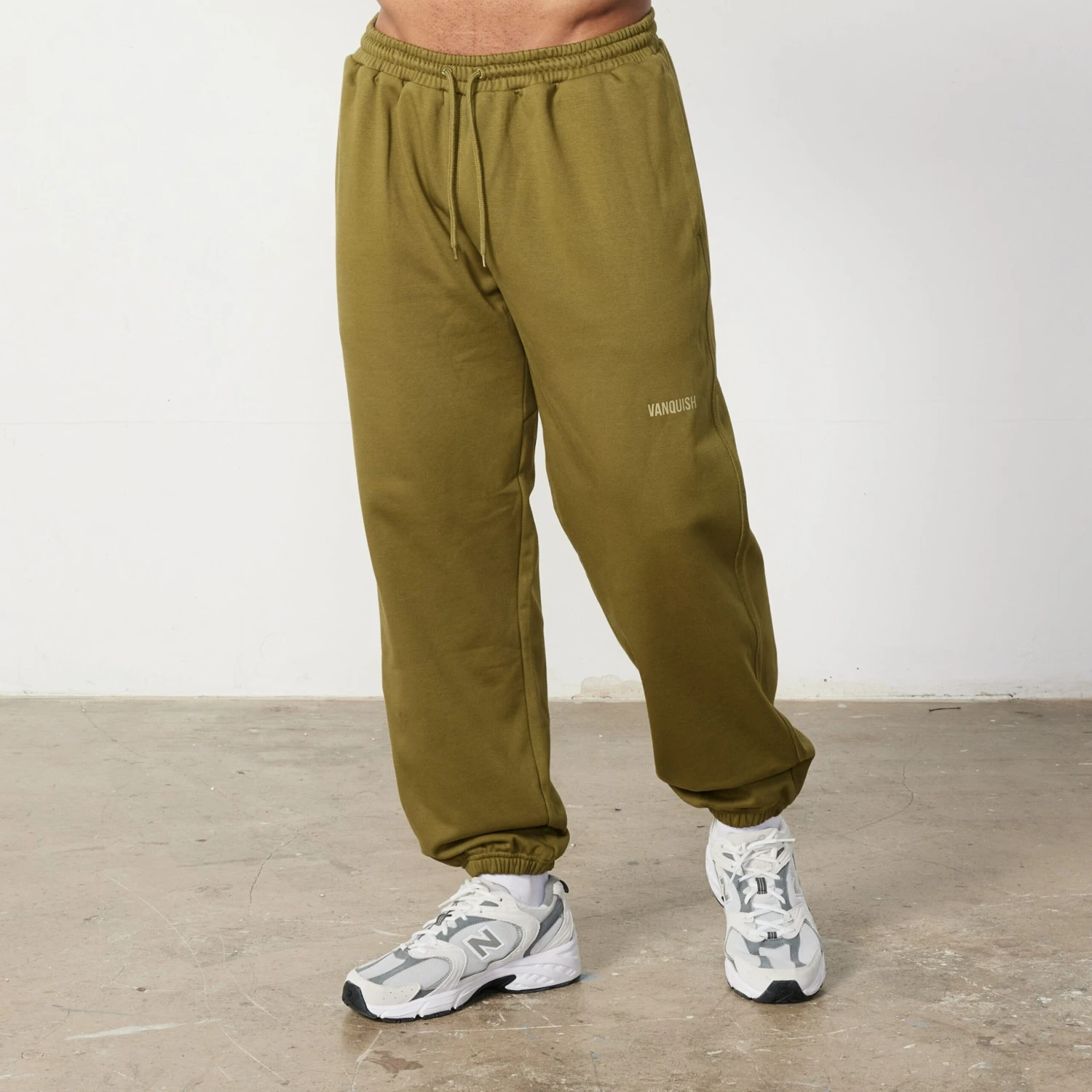 Vanquish Essential Olive Green Oversized Sweatpants 3 Vanquish Essential Olive Green Oversized Sweatpants