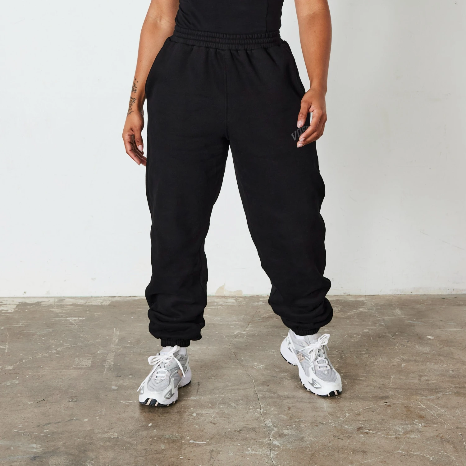 Vanquish Jet Black VQFIT Oversized Sweatpants 3 Vanquish Jet Black VQFIT Oversized Sweatpants