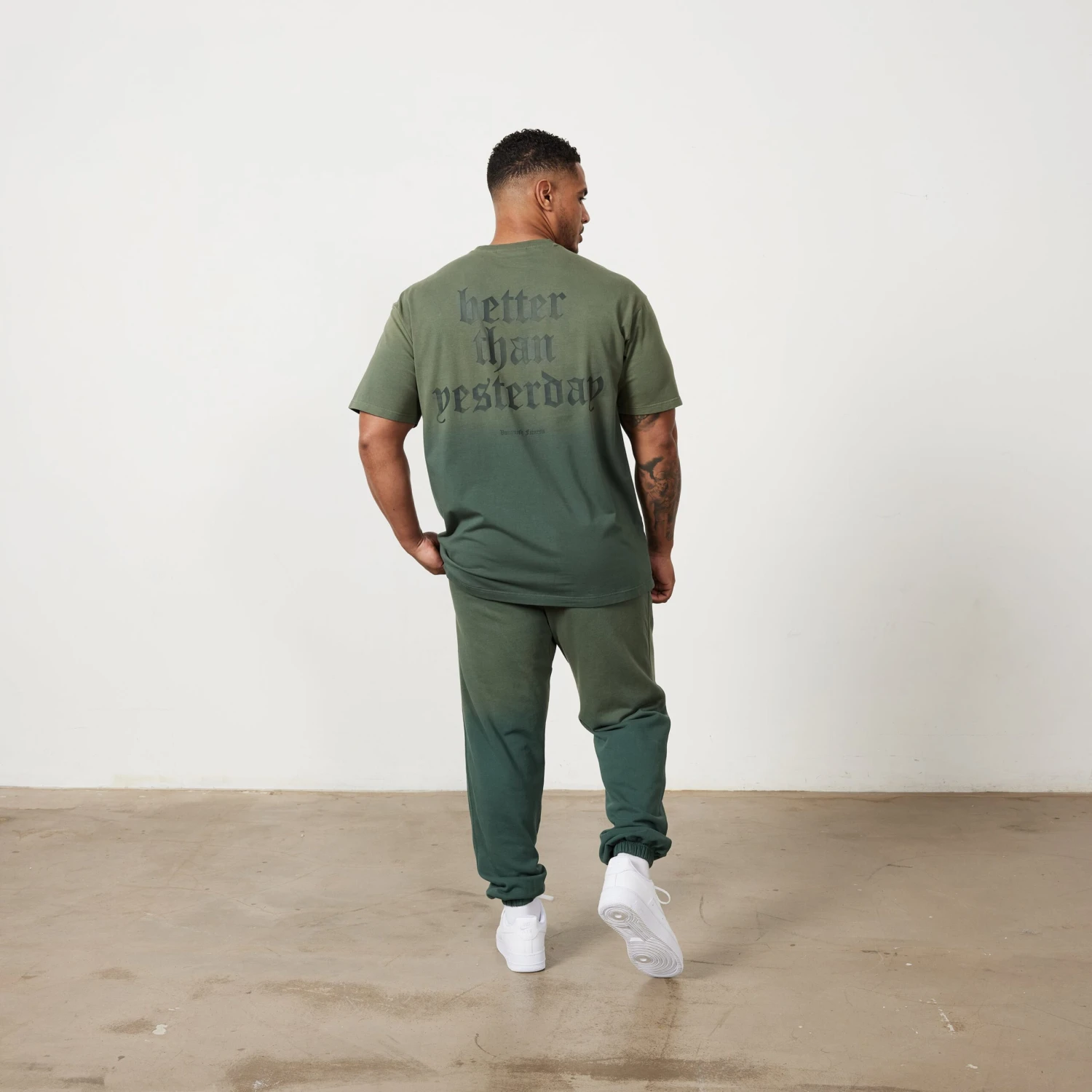 Vanquish Sun-faded Green Oversized Sweatpants 6 Vanquish Sun-faded Green Oversized Sweatpants - Image 4