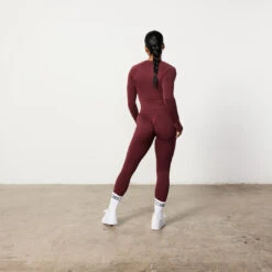 Vanquish Elevate Seamless Burgundy Long Sleeve Top -Vanquish Fitness Untitled 1 0044 Elevate2 12