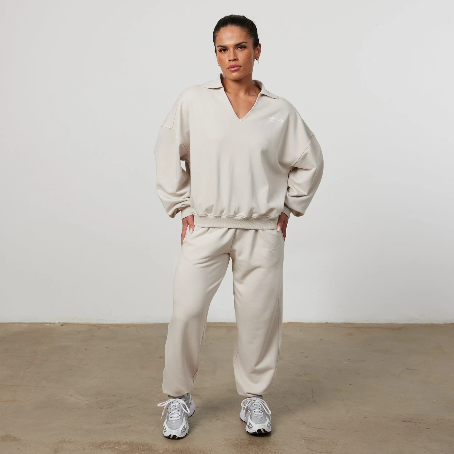 Vanquish Enhance Nude Collar Sweatshirt 4 Vanquish Enhance Nude Collar Sweatshirt - Image 2