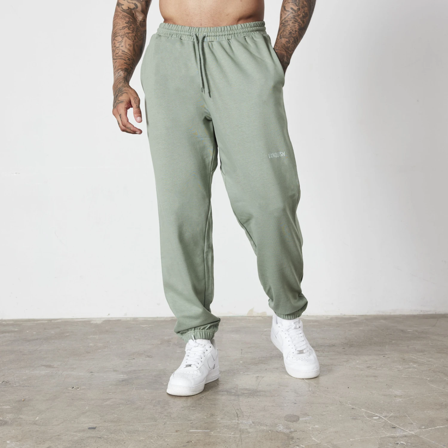 Vanquish Essential Green Oversized Sweatpants 3 Vanquish Essential Green Oversized Sweatpants