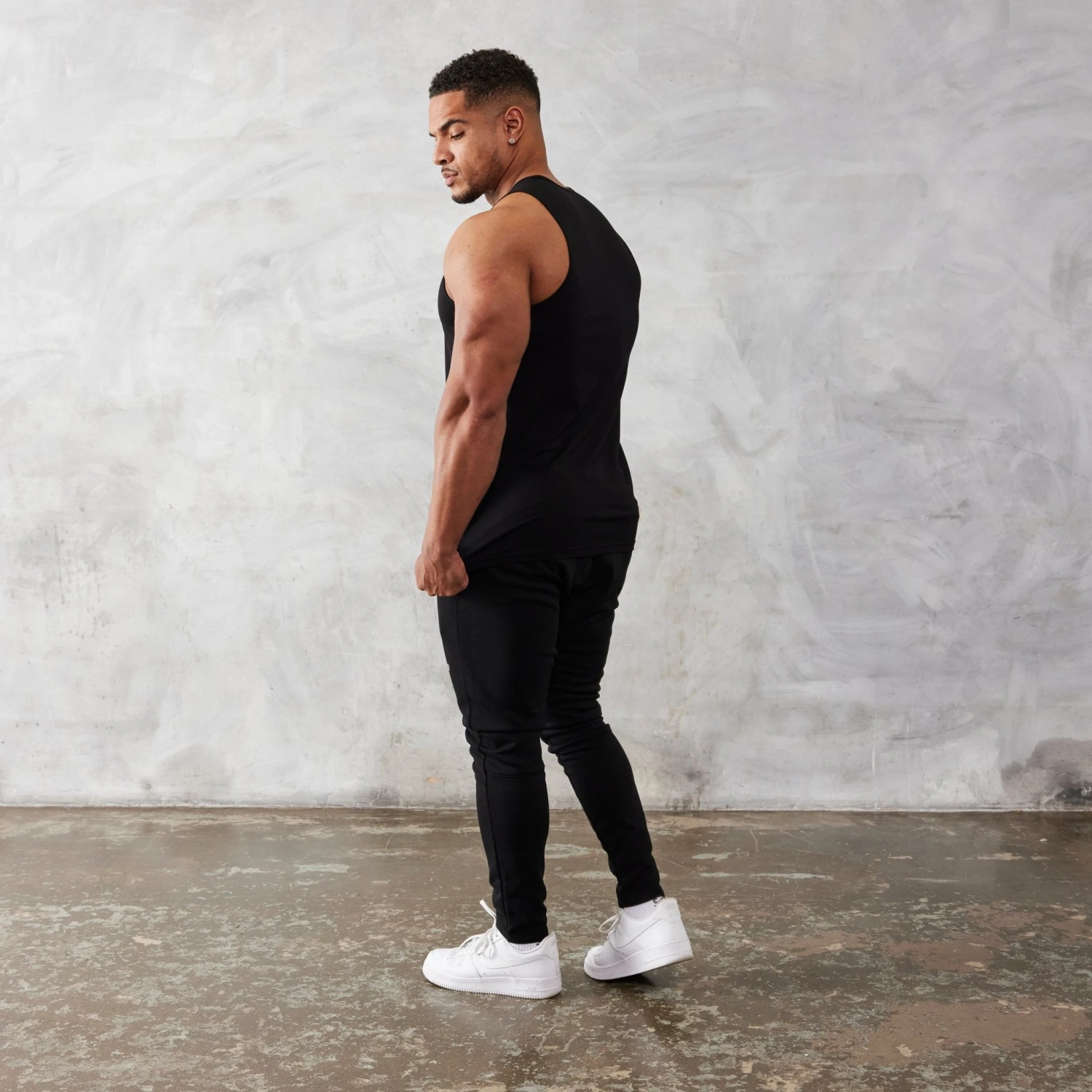 Vanquish Essential Black Regular Fit Tank Top 6 Vanquish Essential Black Regular Fit Tank Top - Image 4