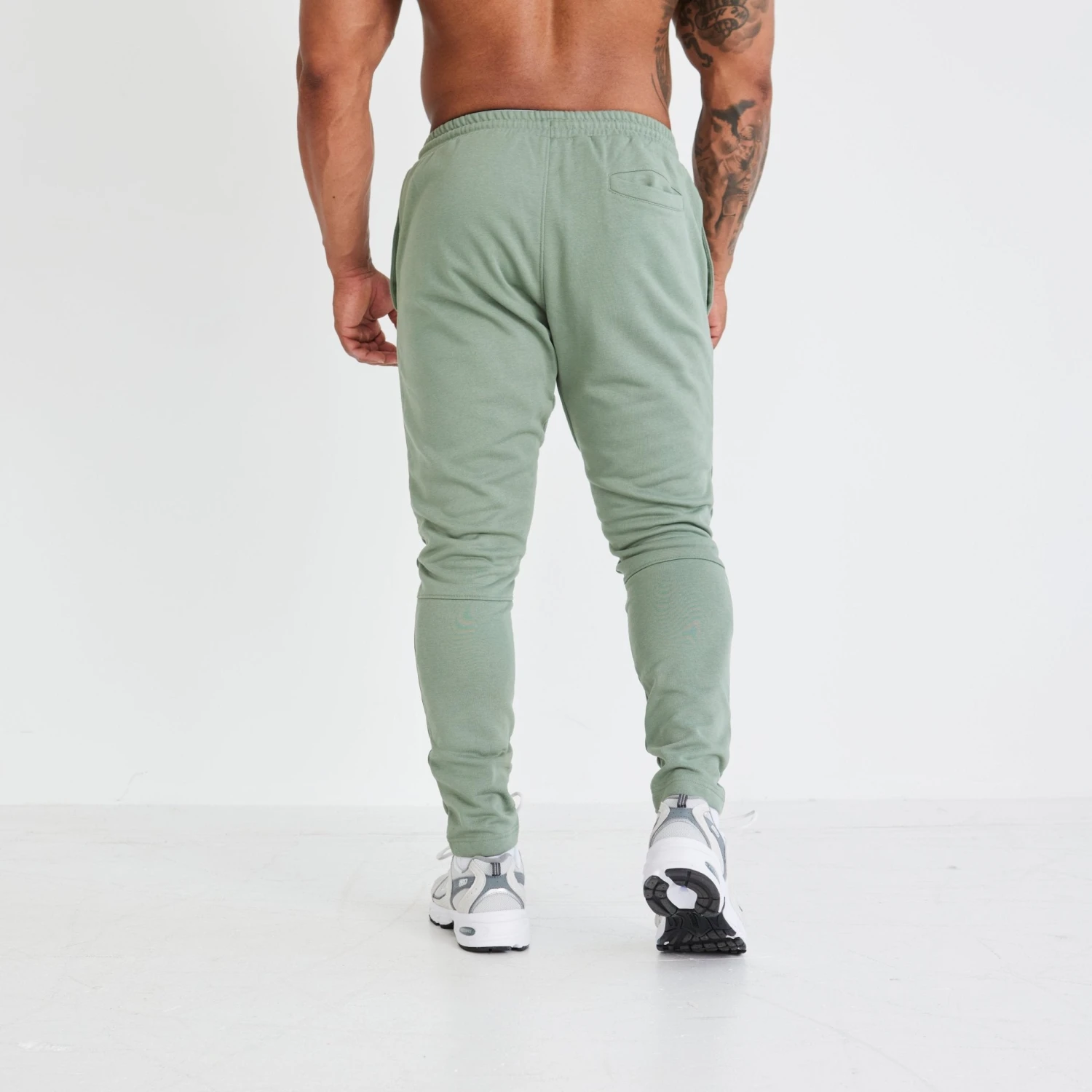 Vanquish Essential Green Tapered Fit Sweatpants 6 Vanquish Essential Green Tapered Fit Sweatpants - Image 4