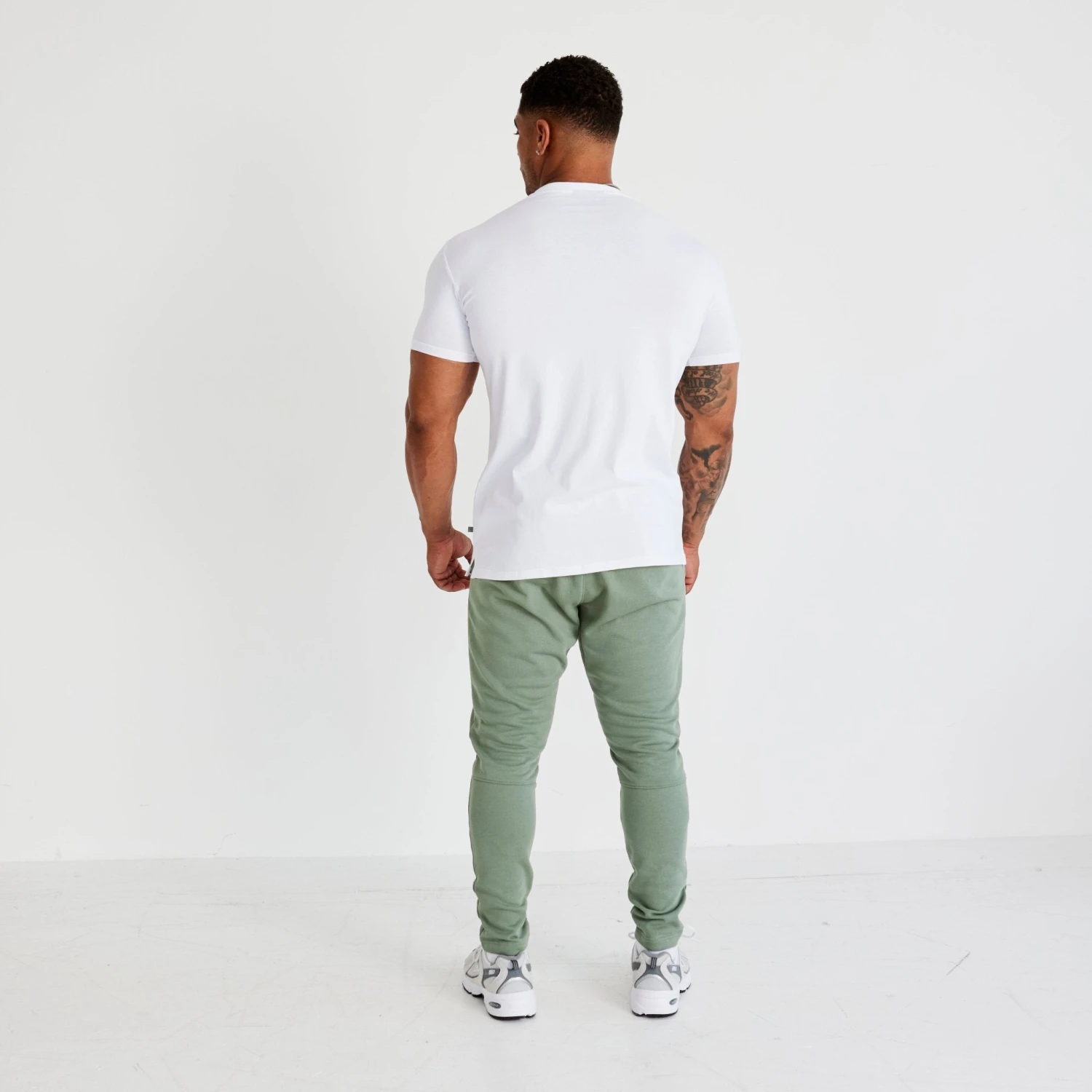 Vanquish Essential White Slim Fit Short Sleeve T Shirt 10 Vanquish Essential White Slim Fit Short Sleeve T Shirt - Image 8